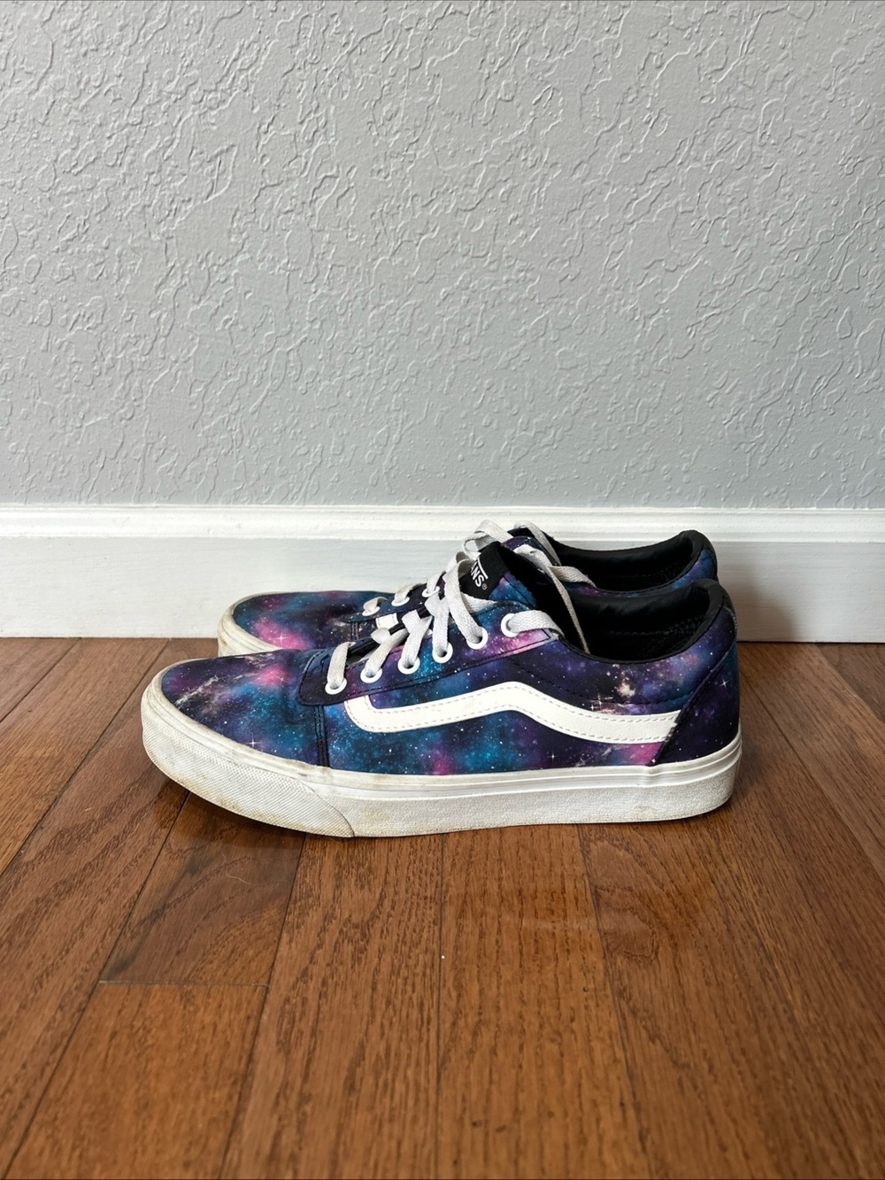 Vans Sneakers Skate Shoes Galaxy Space Women’s Size 9.5 Blue Purple